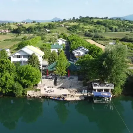 Apartamento River 2 Bihać