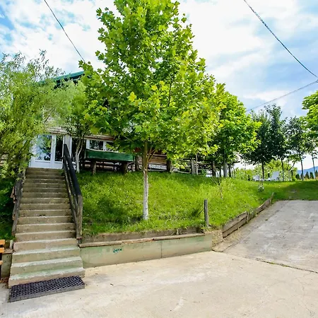 River 2 Apartament *