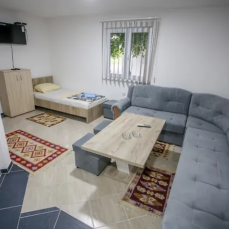 River 2 Apartment