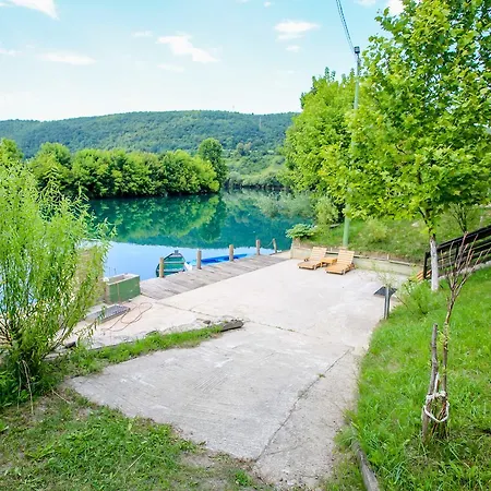 River 2 Apartment Bihac